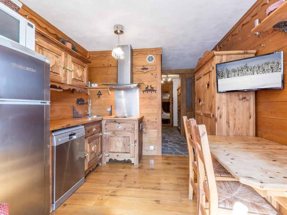 Charmant Studio A Val-D'Isere Avec Balcon Sud, Proche Centre, Casiers A Ski - Fr-1-694-126